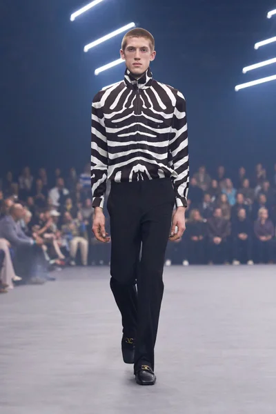 Look 9